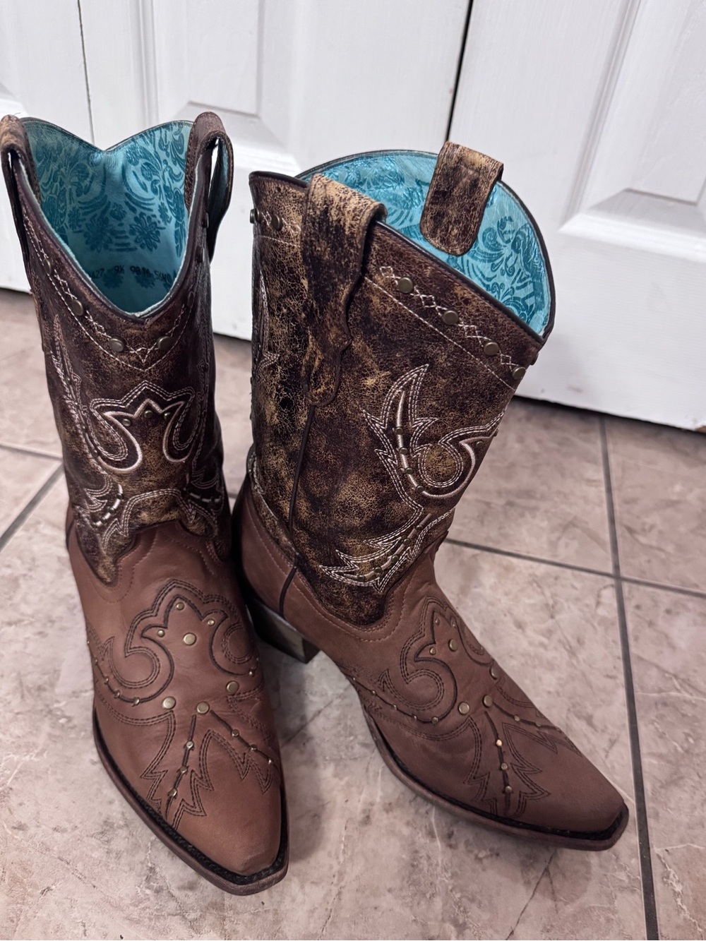 Corral E1427 Brown Distressed Western Cowboy Boots Size 9.5 Embroidered Studded